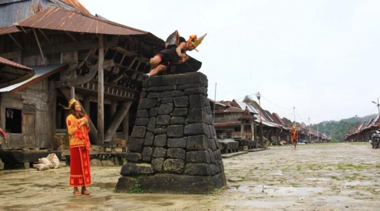 lompat batu 900x500 1 768x427