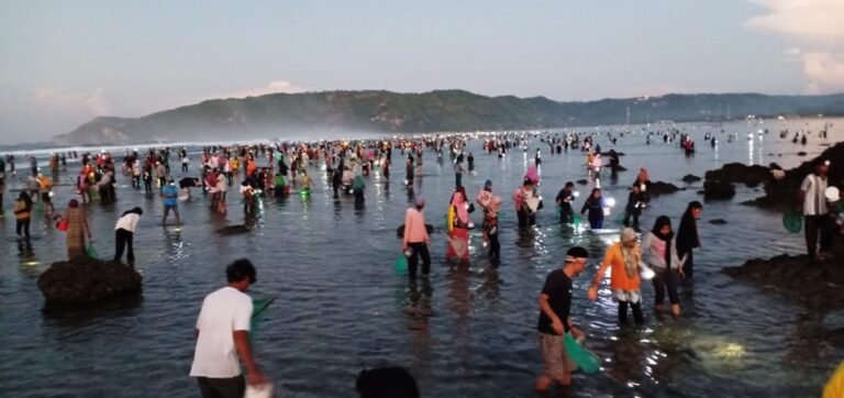 F TRADISI TAHUNAN 1068x504 1 768x362