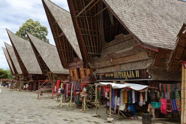 Kampung Ulos Huta Raja3 768x513