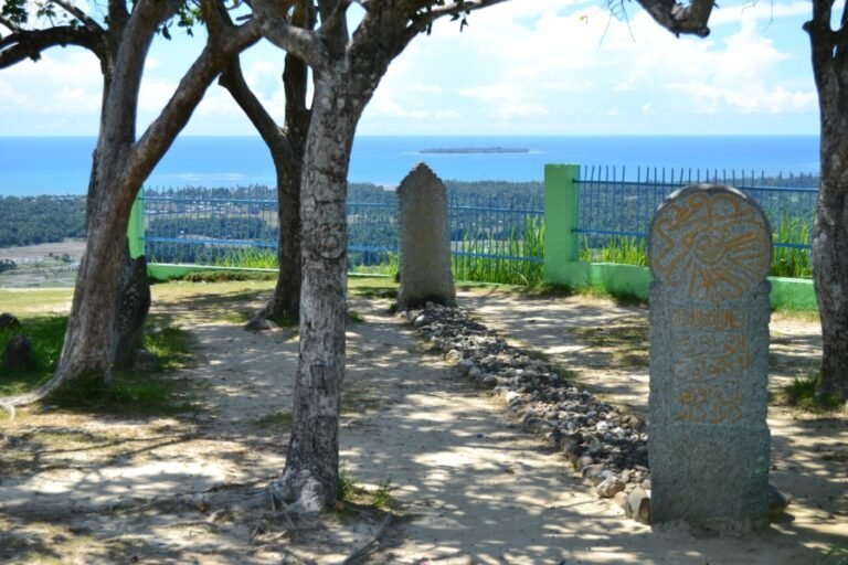 makam syeikh mahmud barus papan tinggi  768x512