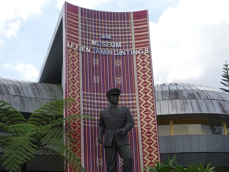 patung memorial letjen jamin ginting 768x576