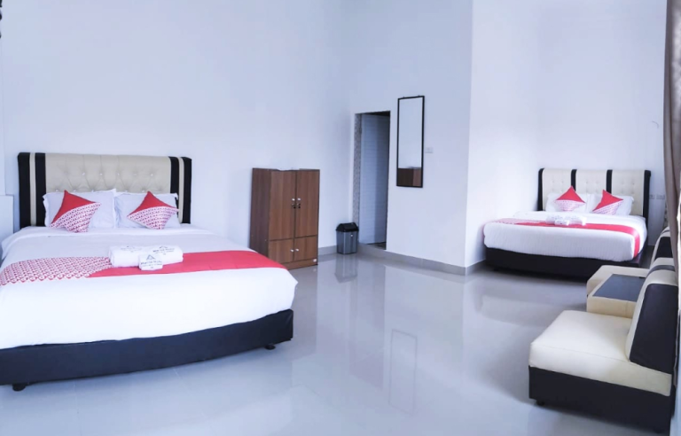 marina hotel samosir