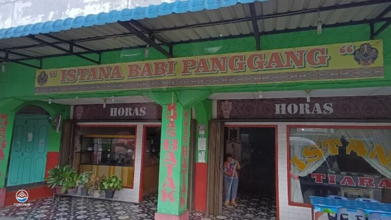 istana babi panggang di parapat3 768x432